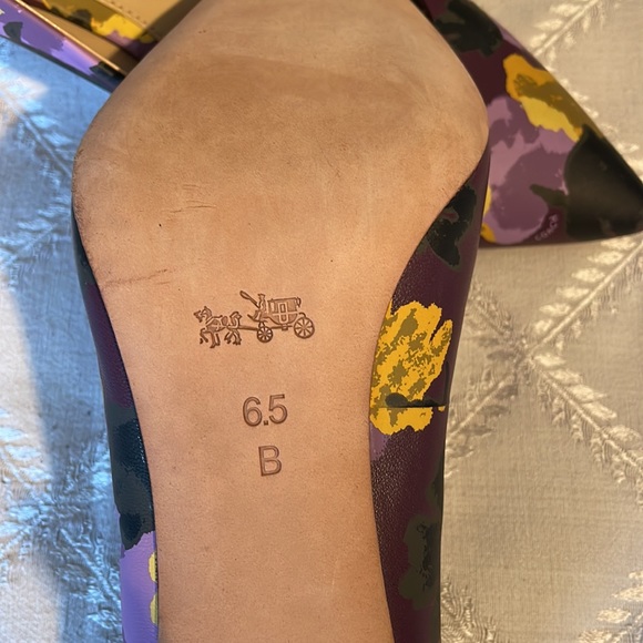 Coach Floral Leather Pump, new - Picture 10 of 12